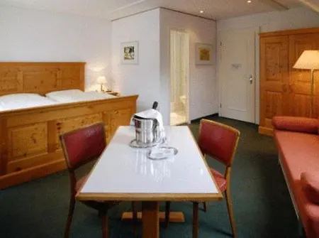 ホテル Churfirsten 3*